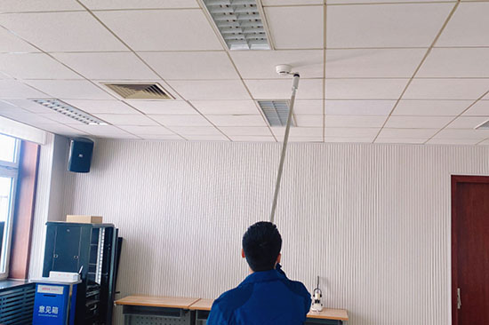 �����������z�y